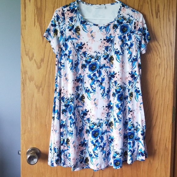 Peach Love California Dresses & Skirts - Floral minidress/tunic